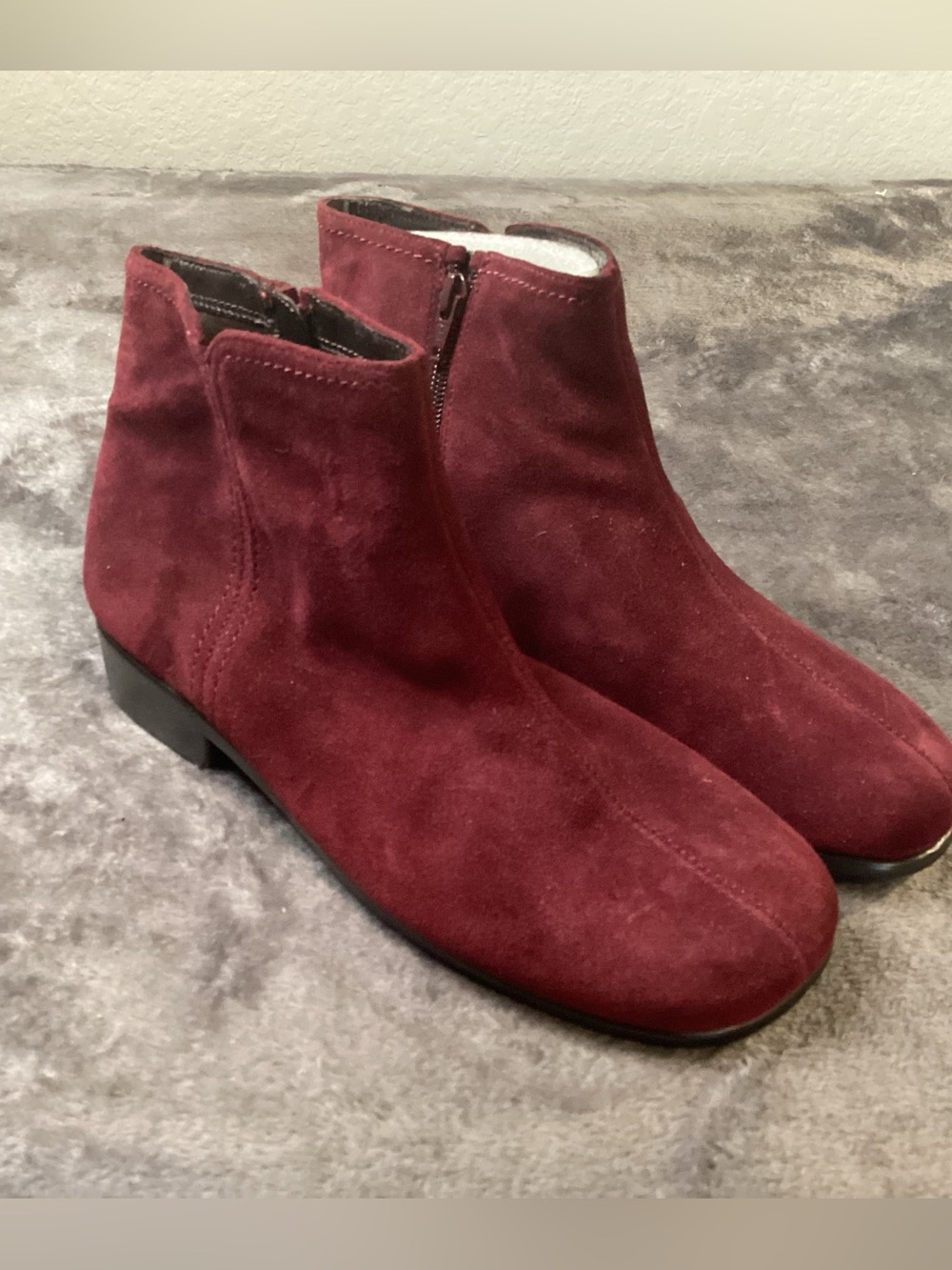 AEROSOLES Burgundy and Black Ankle Boots